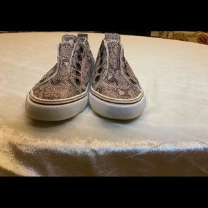 Blowfish snake print size 6 comfortable!